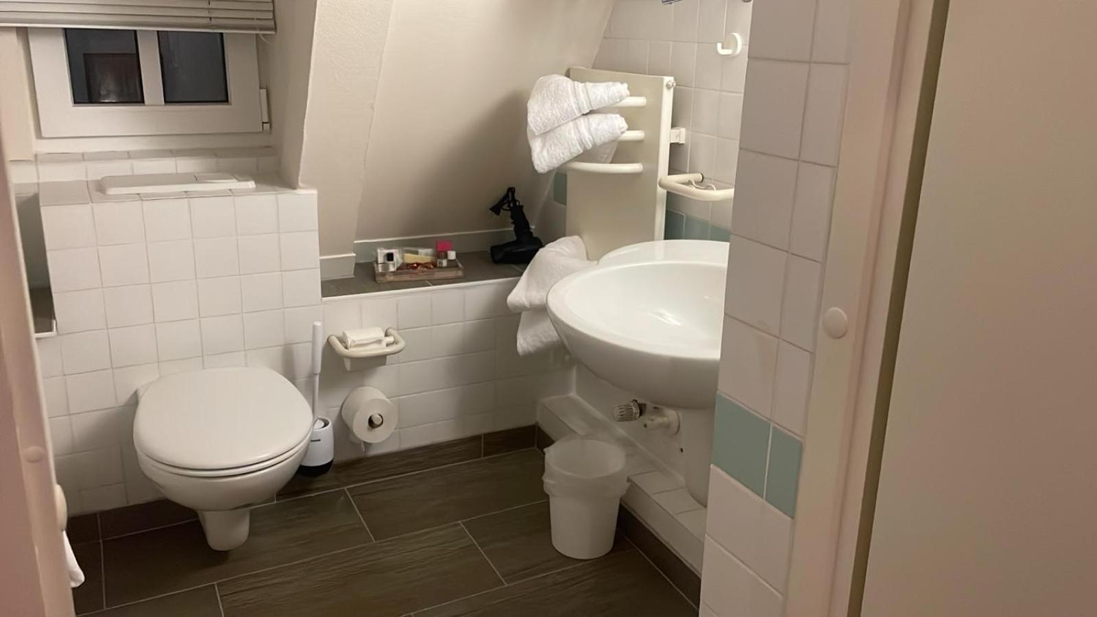 Hotel Restaurant Altes Badhaus エーバーバッハ エクステリア 写真