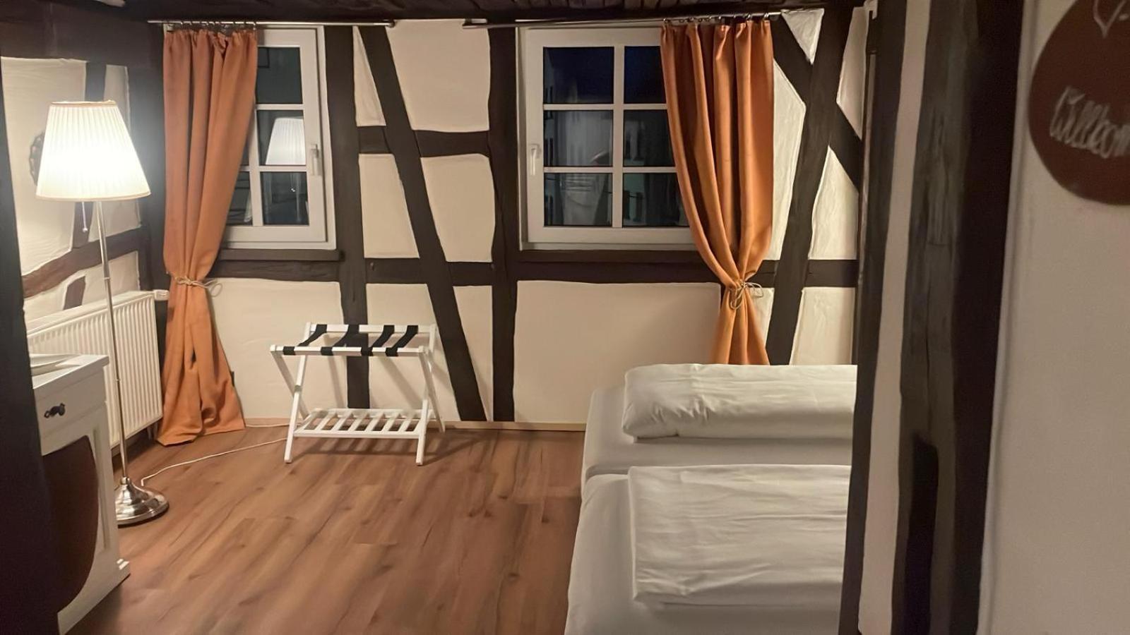 Hotel Restaurant Altes Badhaus エーバーバッハ エクステリア 写真
