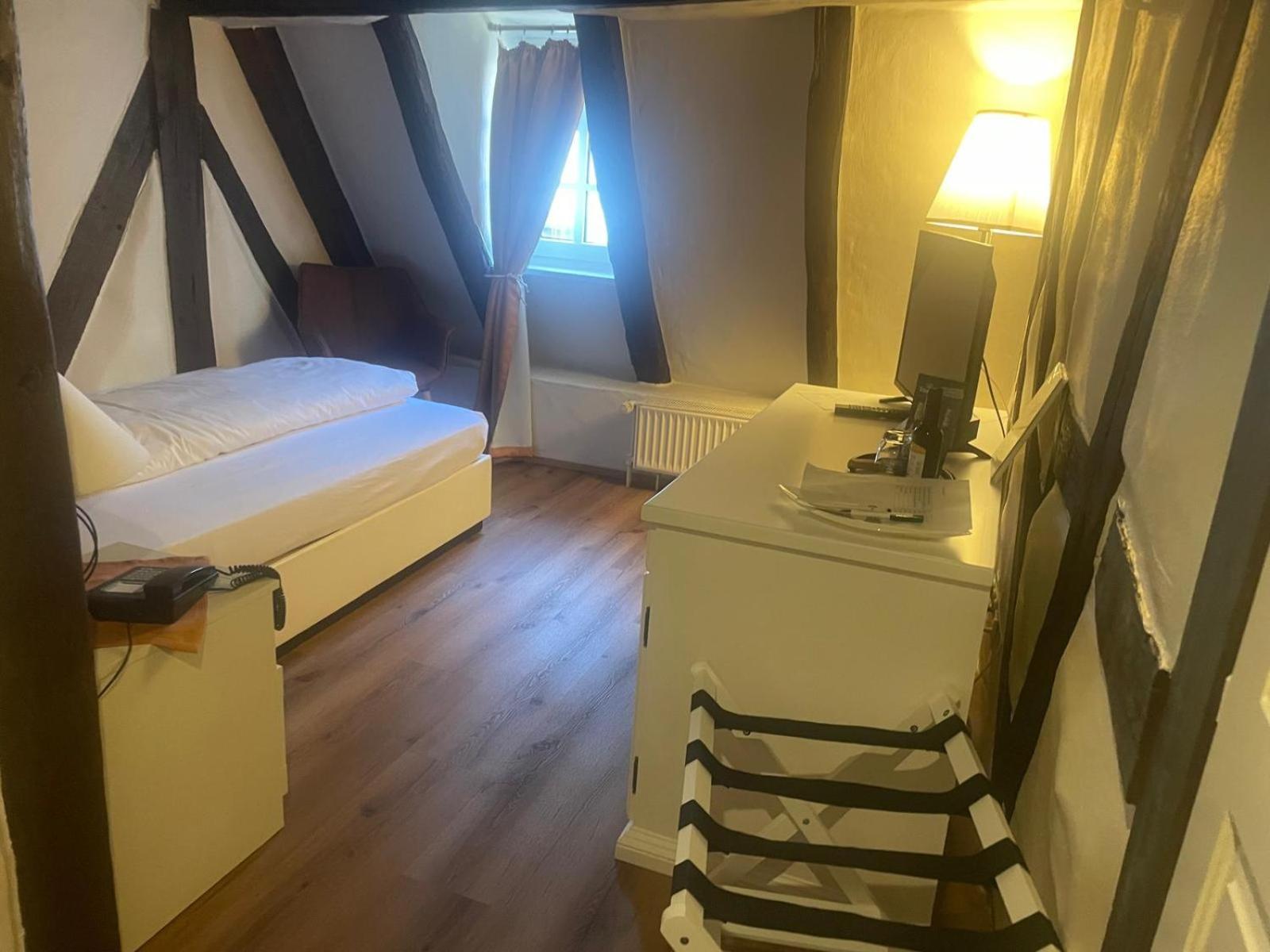 Hotel Restaurant Altes Badhaus エーバーバッハ エクステリア 写真