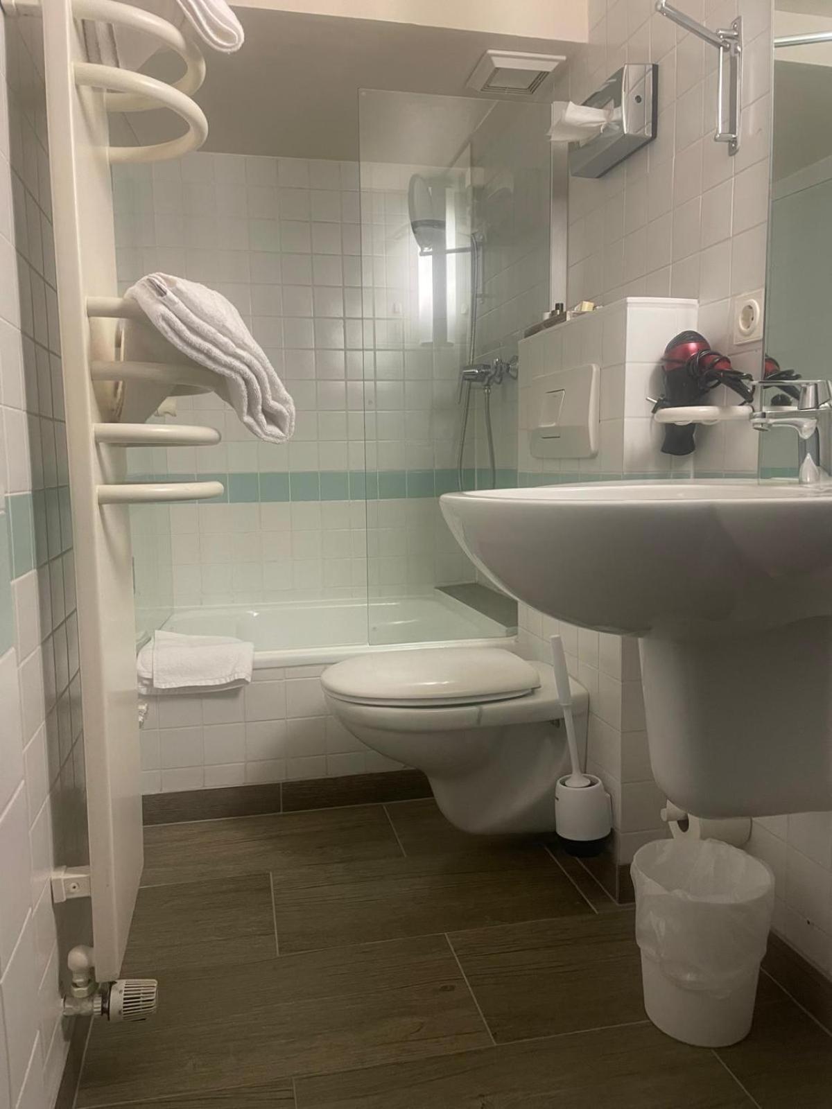 Hotel Restaurant Altes Badhaus エーバーバッハ エクステリア 写真